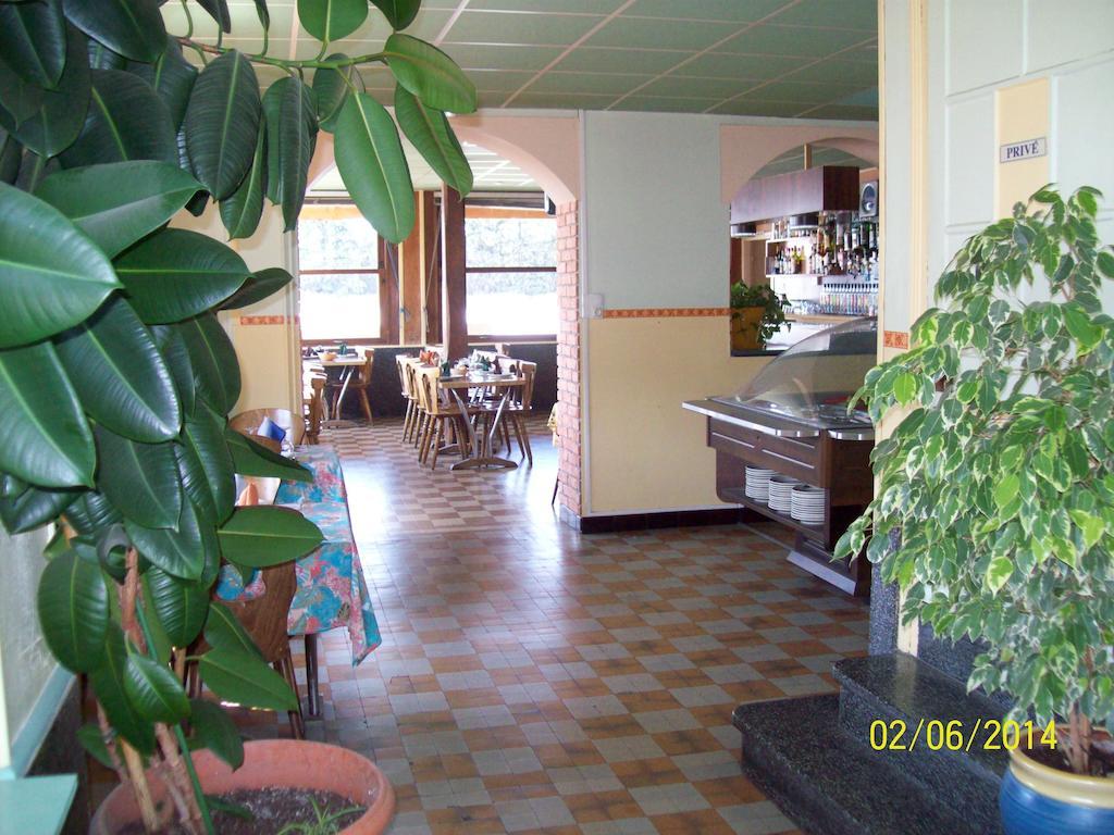 Le Relais Des Blaches Hotel Pierrelatte Exterior foto