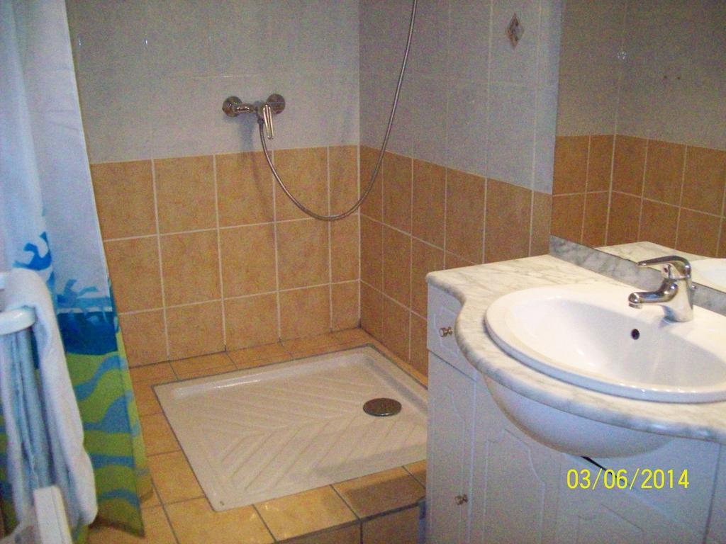 Le Relais Des Blaches Hotel Pierrelatte Cameră foto